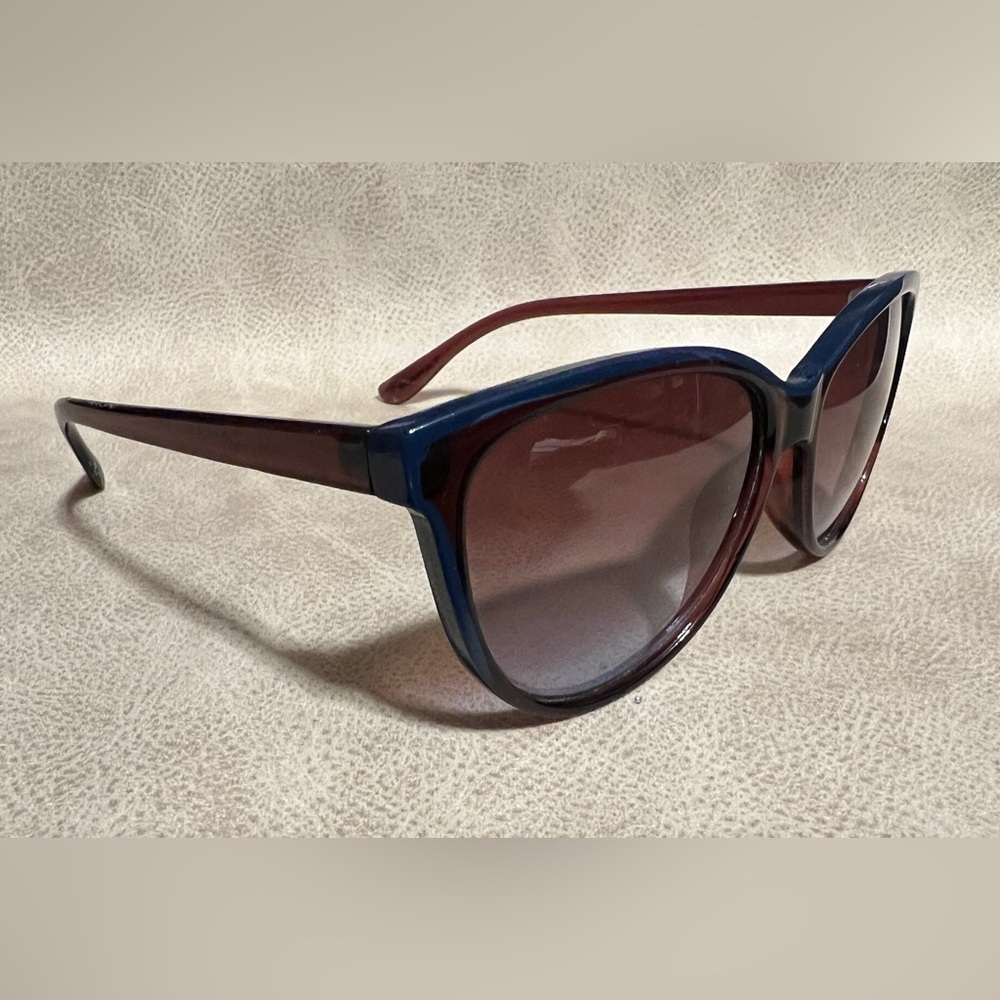Tahari two tone sunglasses
